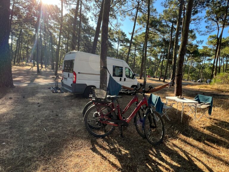 Campin municipal Le Gurp dans le Médoc à 2 minutes de la mer