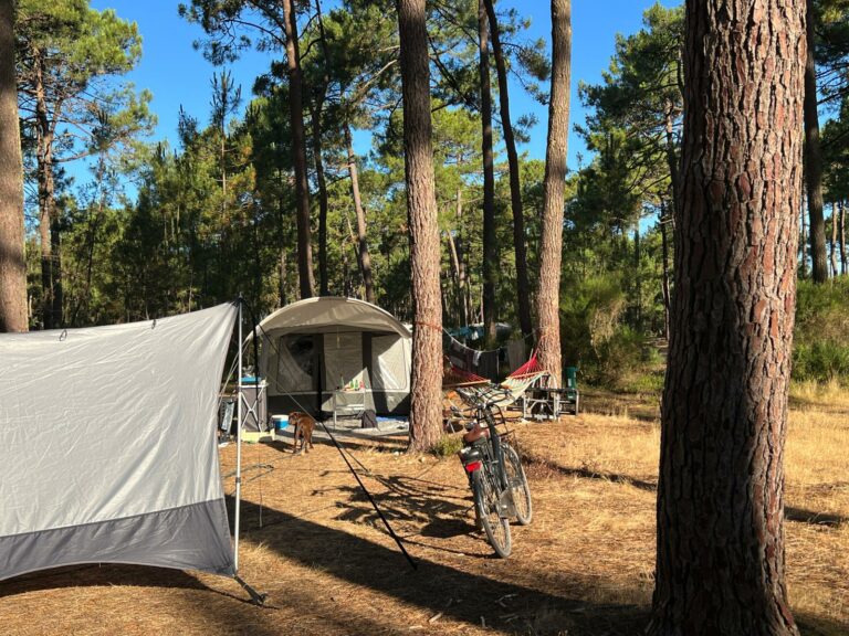 Campin municipal Le Gurp dans le Médoc à 2 minutes de la mer